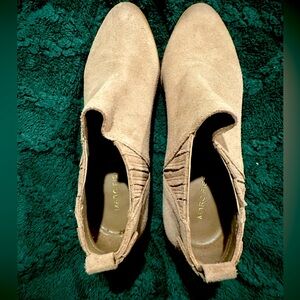 Marc Fisher Beige Suede Ankle Boots Womens Size 8